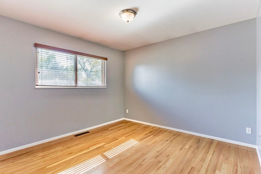 Building Photo - 2824 N Arcadia St