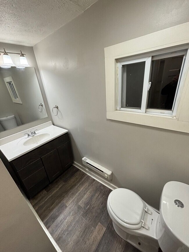 Building Photo - 1126 Jennette Ave NW