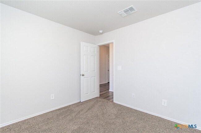 Building Photo - 2353 Aylesbury Dr