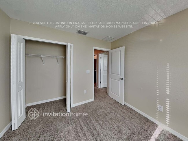 Building Photo - 5140 White Chicory Dr