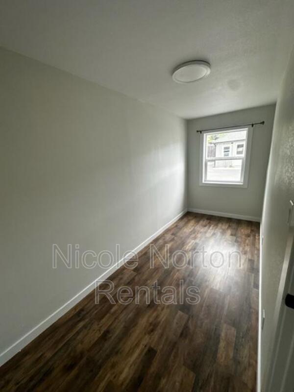 Building Photo - 455 Wildwood Ave