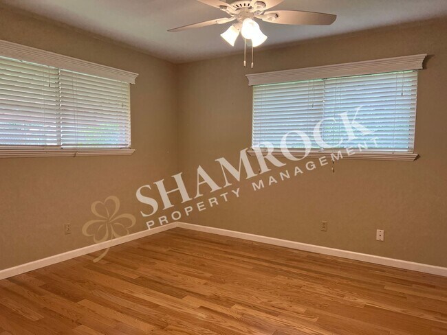 Building Photo - Woodway Home