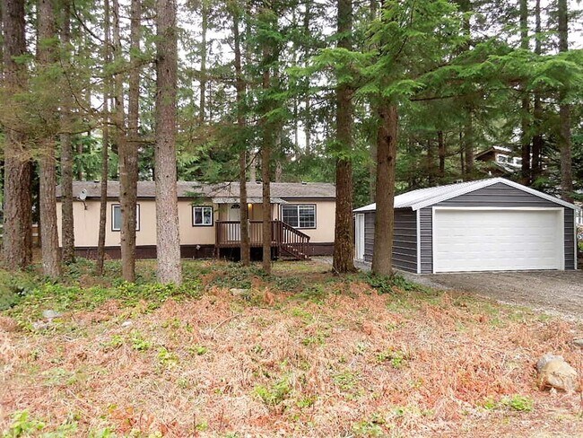 Building Photo - Remodeled 3 Bedroom Home with 2 Car Garage!