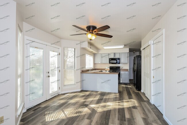Building Photo - 3049 Willow Creek Estates Dr