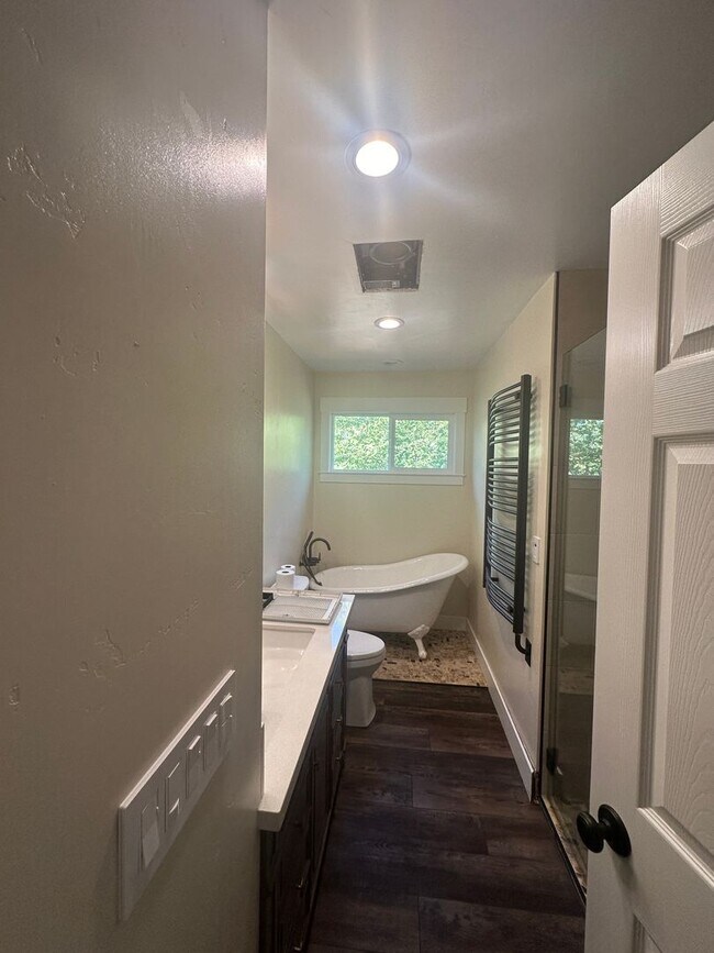 Building Photo - Charming Home in Winters, CA