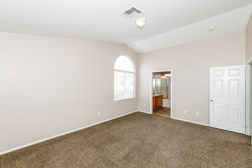 Building Photo - 8110 Sundown Vista Ave