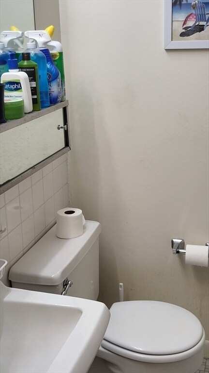 Building Photo - 1643 Cambridge St