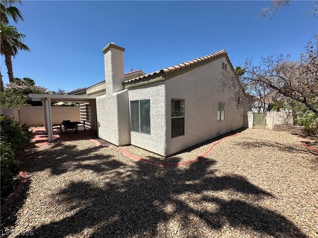 Building Photo - 9825 Garamound Ave