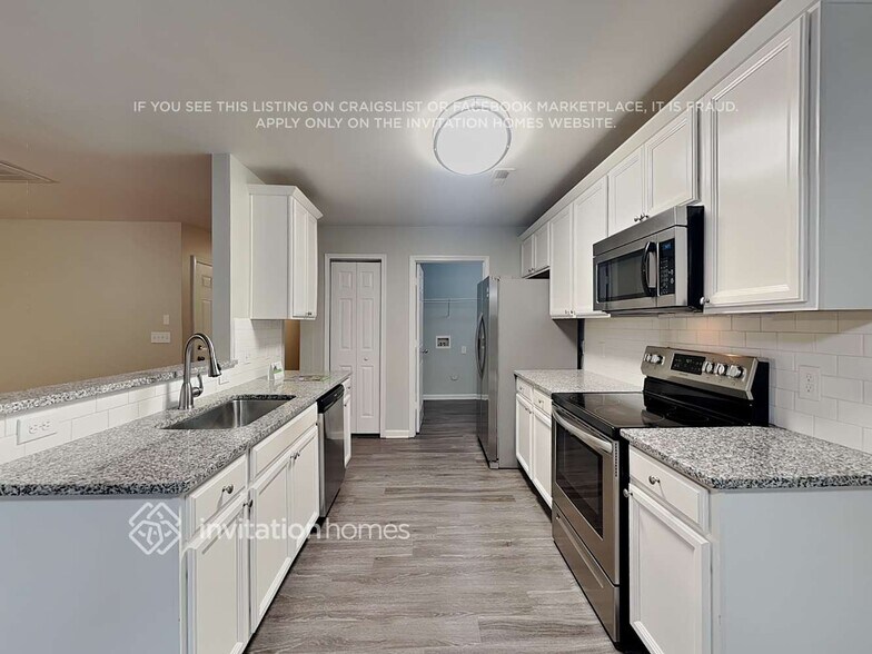 Building Photo - 1215 Pinehaven Ct