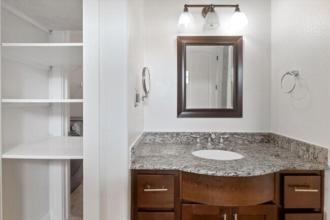 Building Photo - 14501 Falcon Head Blvd