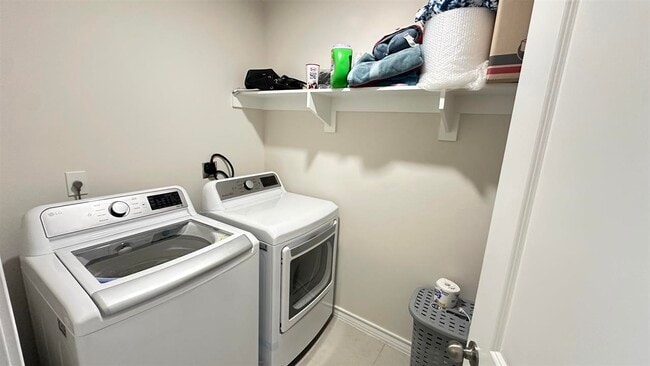 Building Photo - 3614 Jorge Sosa Dr