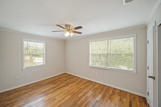 Building Photo - 1539 Hawthorne St