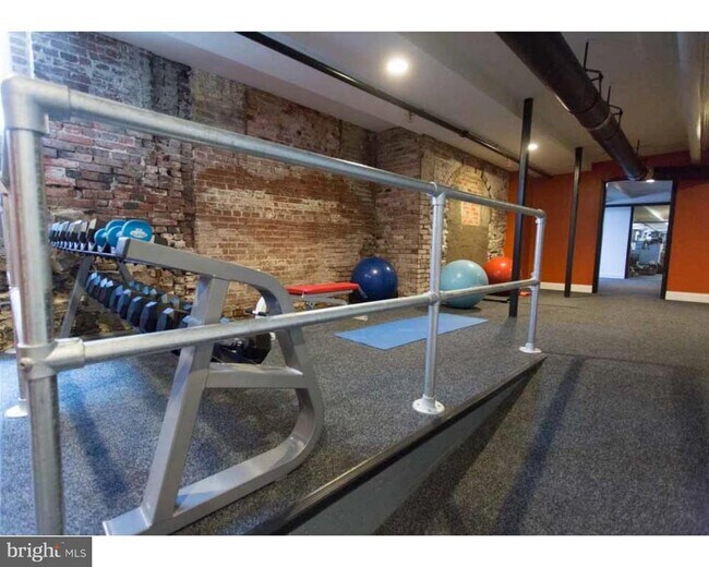 Building Photo - 1100 Spruce St