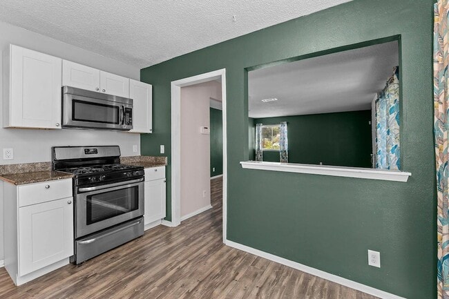 Building Photo - 9011 Quail Valley Dr
