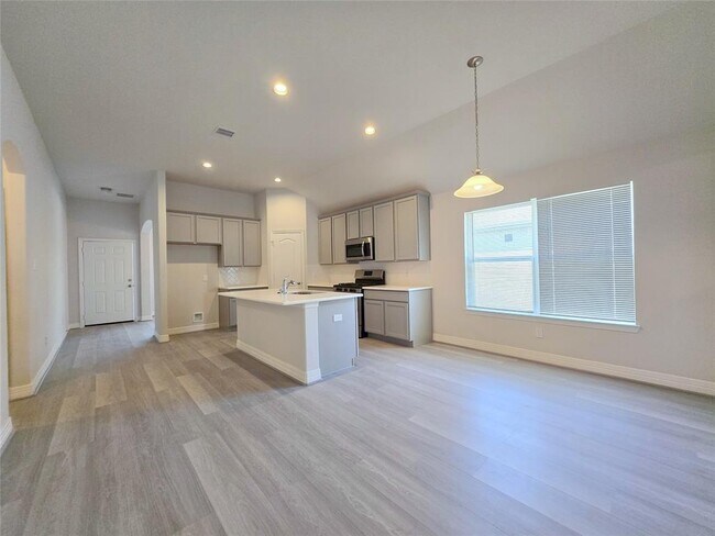 Building Photo - 3327 Avary River Ln