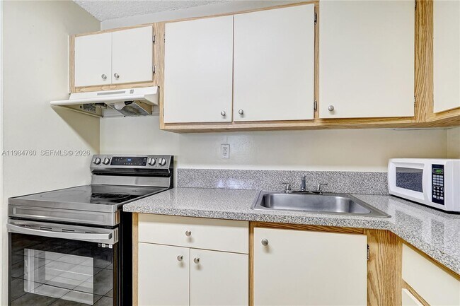 Building Photo - 7160 NW 179th St