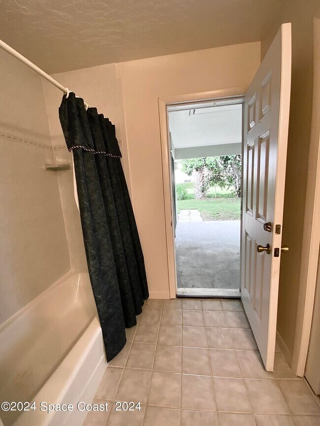 Building Photo - 190 Richards Rd