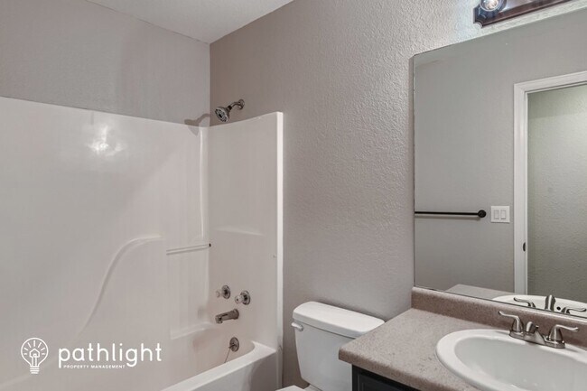 Building Photo - 115 N 42nd Ave