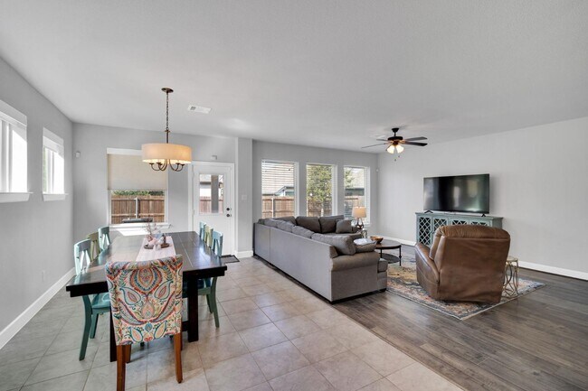 Building Photo - 7412 Winterbloom Wy