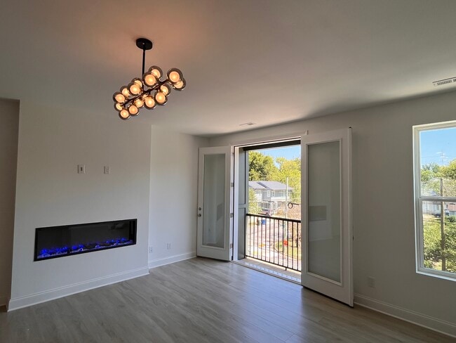 Building Photo - 1204 S Person St