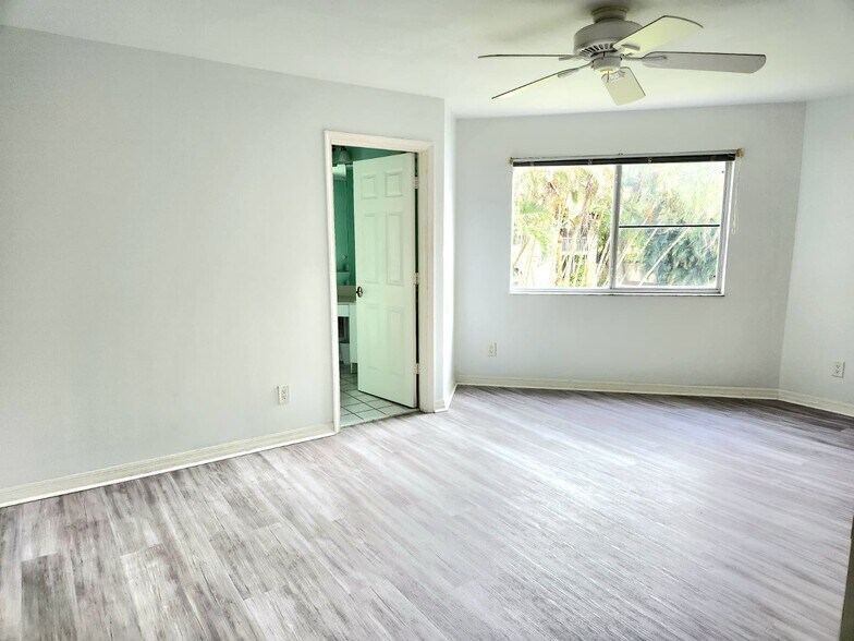 Building Photo - 2820 Citrus Lake Dr