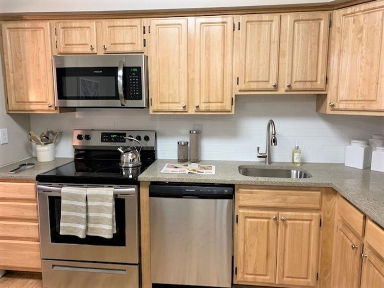 Interior Photo - Metropolitan Tareyton Estates
