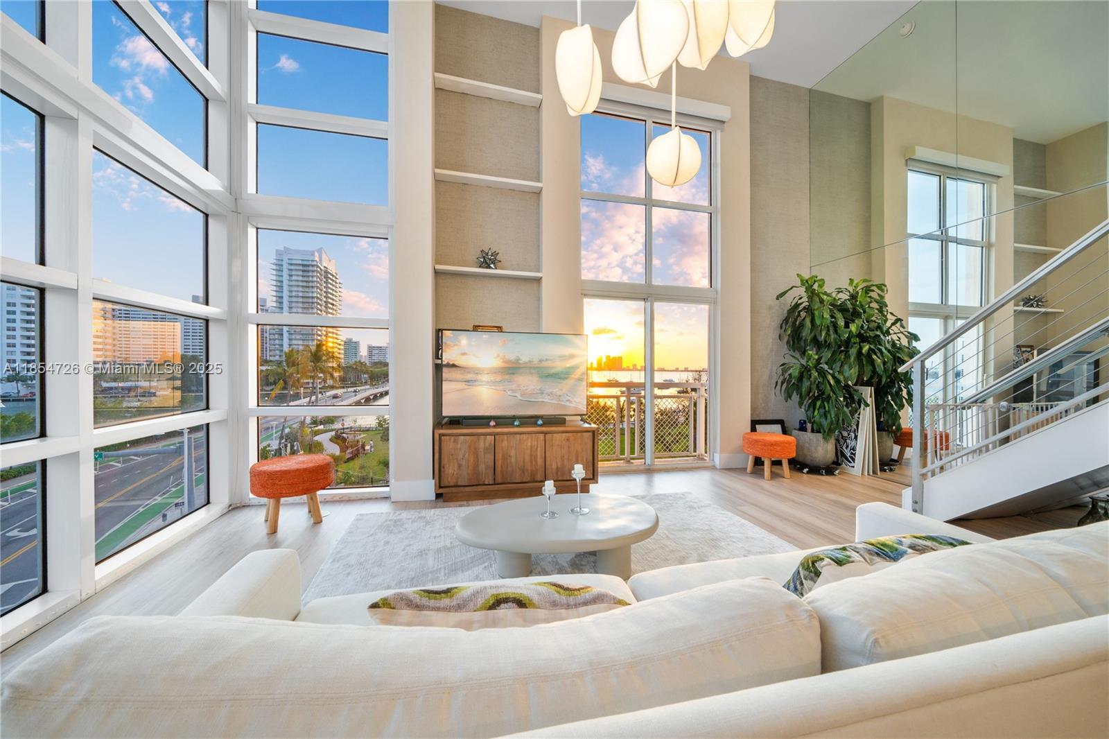 Building Photo - 1701 Sunset Harbour Dr