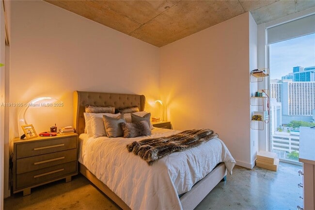 Building Photo - 151 SE 1st St