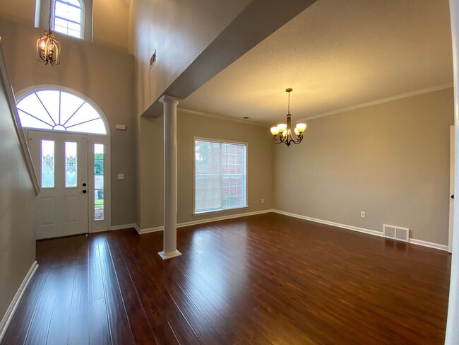 Building Photo - 5 Bedrooms with Bonus, 4 Bath Near Riverda...
