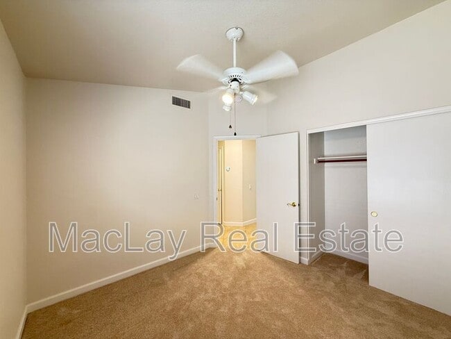 Building Photo - 766 E Baylor Ln