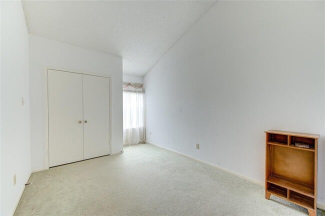 Building Photo - 2818 Crest Park Dr