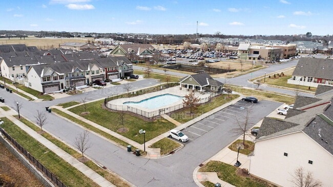 Building Photo - 727 Dynamo St NW