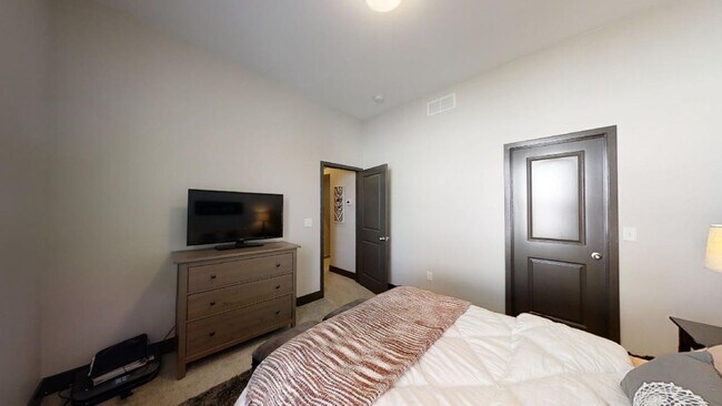 Building Photo - Beautiful Loft Apartment in the Heart of D...
