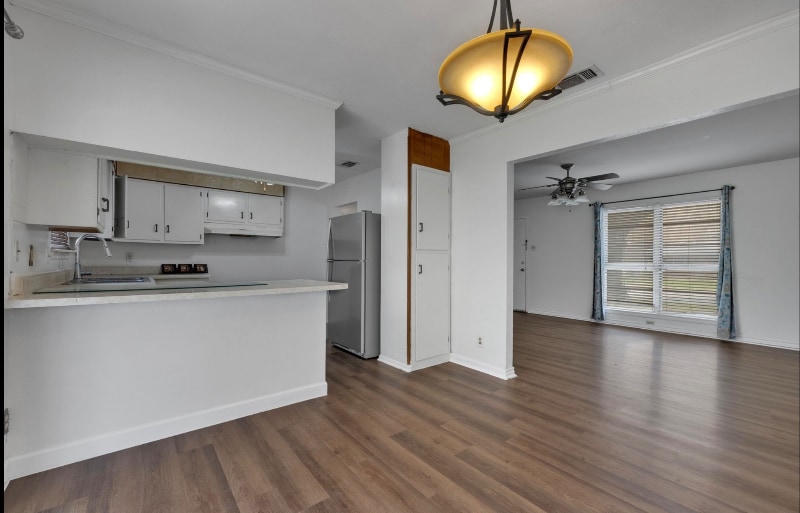 Building Photo - 318 Avalon St