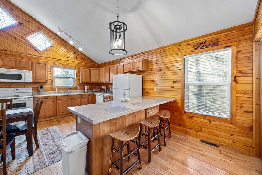 Building Photo - 65 Screech Owl Rd