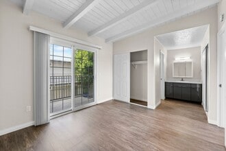 Building Photo - Villa Del Sur Apartment Homes