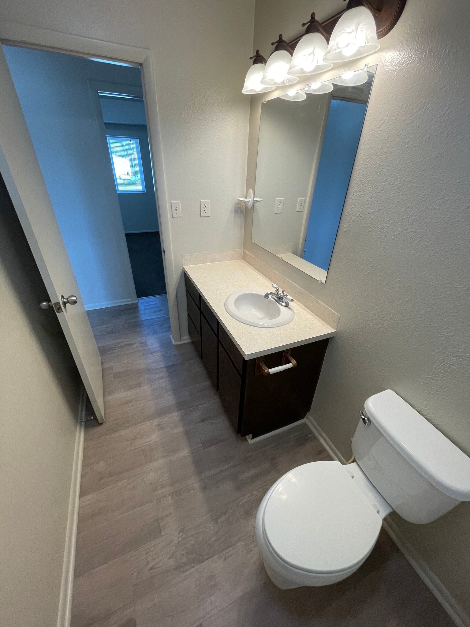 Building Photo - 264 E 100 N