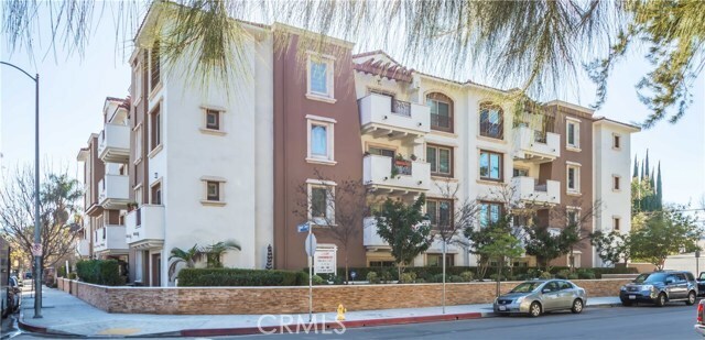 Building Photo - 4551 Coldwater Canyon Ave