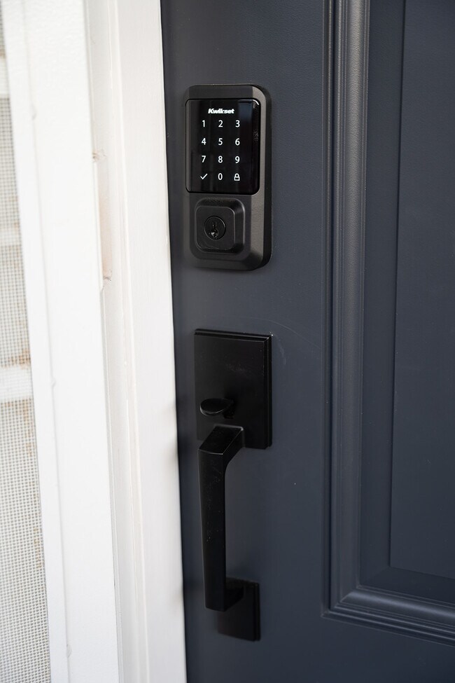 Front door Keyless Entry - 9962 Pacific Ave
