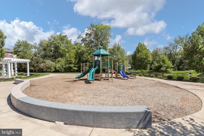 Building Photo - 10739 Hinton Wy