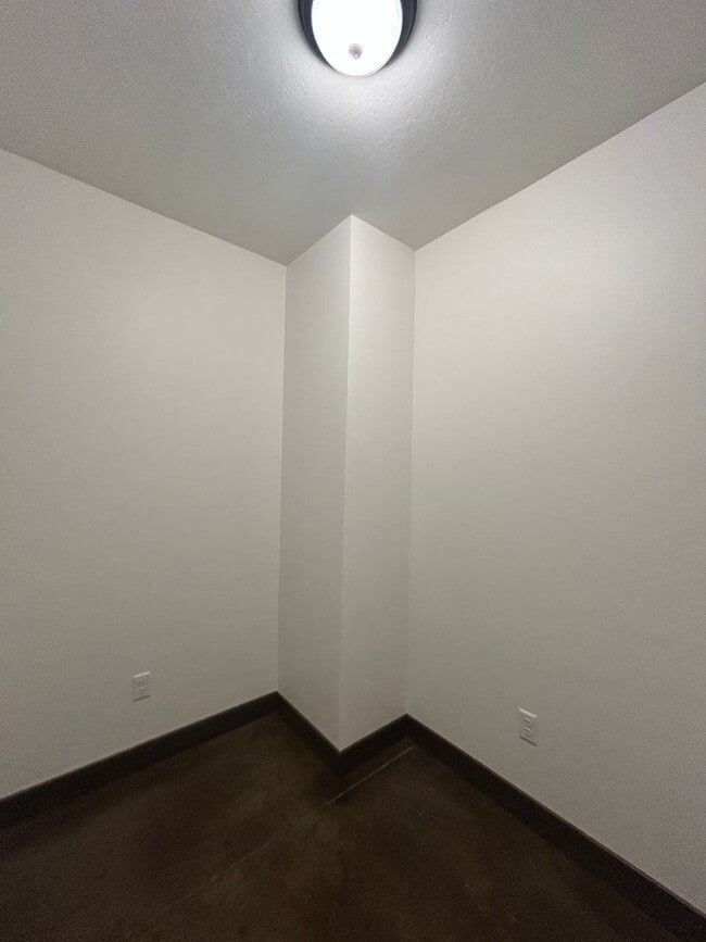 Building Photo - 487 Ashleigh Ln