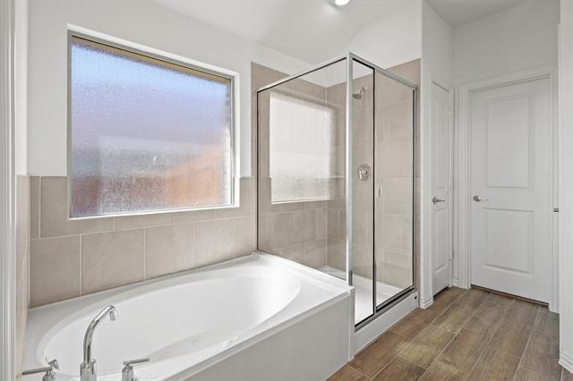 Building Photo - 14620 Little Water Dr