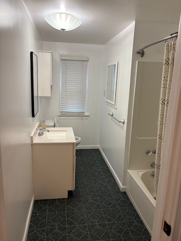 Building Photo - 2319 Herr St