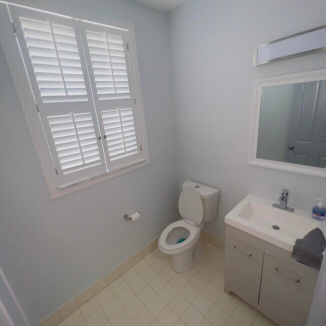 Building Photo - 4316 Main St