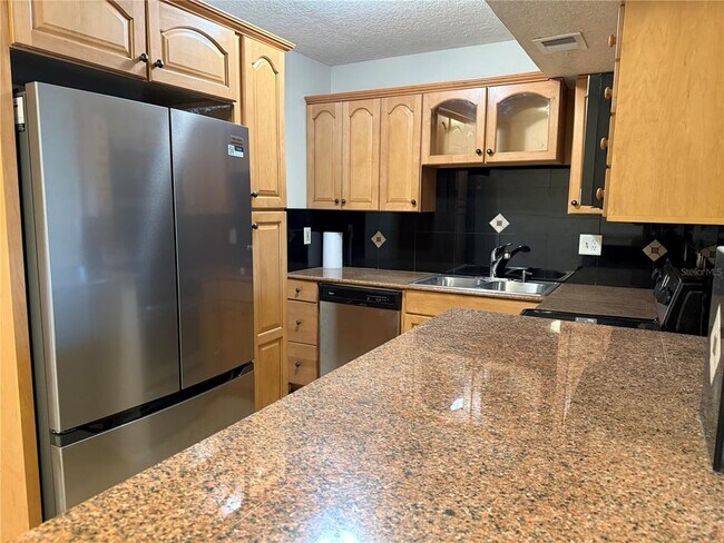 Building Photo - 914 Lake Destiny Rd