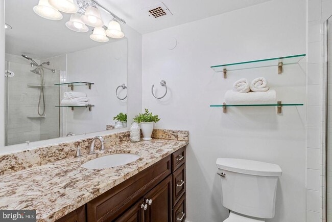 Building Photo - 560 N St SW