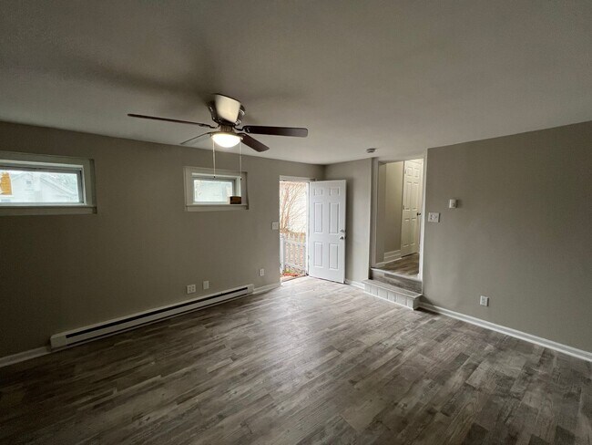 Building Photo - 412 N 8th St