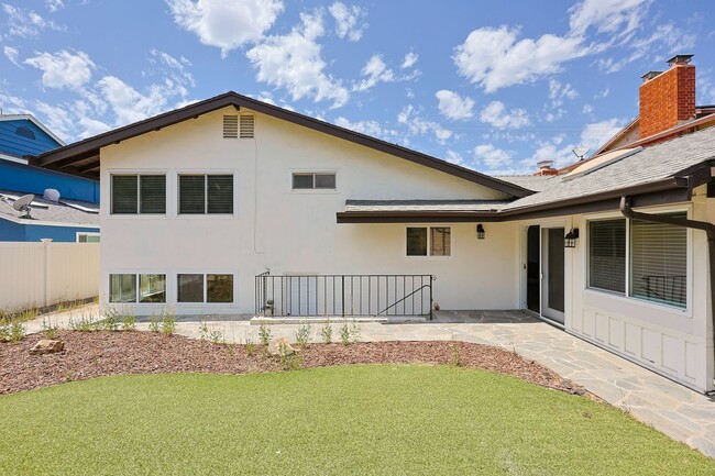 Building Photo - Spacious 5-Bedroom, 3-Bath Home – Convenie...