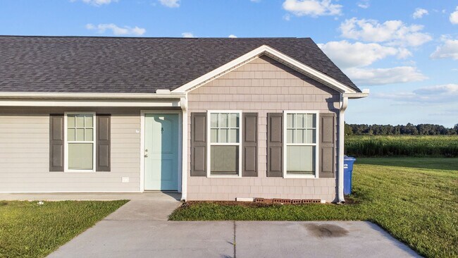 Building Photo - 440 Thad Little Rd