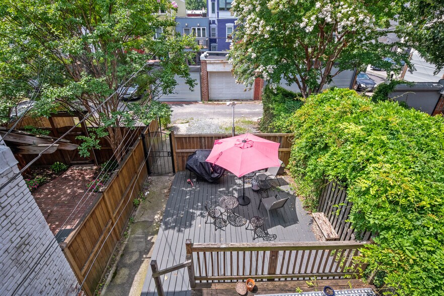 walkout to parking - 724 5th St NE